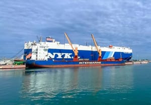 ¡MUEVEN 27.7 MILLONES DE TONELADAS EN EL PUERTO!