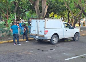 ¡SE FUE AL CIELO RECOSTADO EN UNA JARDINERA DEL PARQUE ZARAGOZA!
