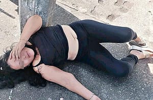 ¡ABANDONAN INCONSCIENTE A MUJER EN LA COLONIA DOS CAMINOS!