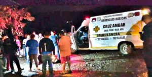 ¡CAMIONETA CON FAMILIA CAYERON AL FONDO DE UN BARRANCO EN COATZINTLA!