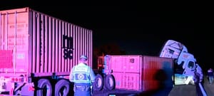 ¡VOLCÓ TRACTOCAMIÓN EN LA CARRETERA VERACRUZ-XALAPA!