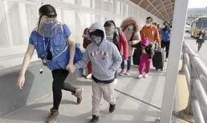 ¡IMPONE EU MÁS RESTRICCIONES MIGRATORIAS! - TRAS TIROTEO