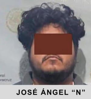 ¡CAE OTRO MATRICIDA! - JOSE ANGEL LE CLAVO UN CUCHILLO EN EL CUELLO A SU MAMA.