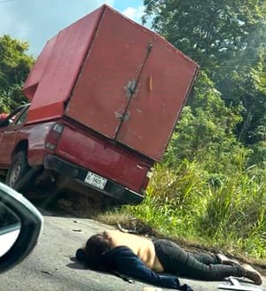 ¡DOS MUERTOS EN TRÁGICO CHOQUE EN CHACALTIANGUIS!