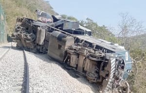 ¡INICIA FGR INVESTIGACIÓN POR DESCARRILAMIENTO DE TREN!