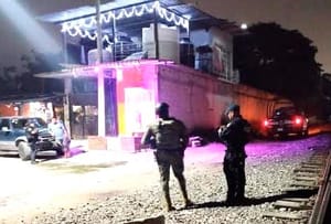 ¡BALEAN A CUSTODIOS EN LA CASETA DE FERROSUR!