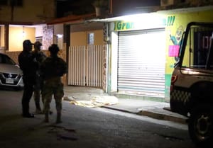 ¡ABUELITO PERDIÓ LA VIDA AL CAER DE LA CORNISA DE SU CASA!