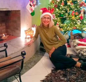 LA DISTINGUIDA LULÚ BÁEZ LUCE RADIANTE