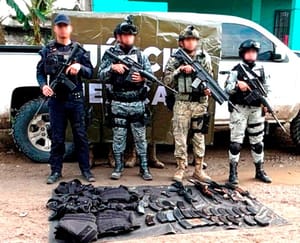 ¡OPERATIVO DE FUERZAS FEDERALES ASEGURAN UN ARSENAL EN PÁNUCO! - TODO LO ASEGIRADO QUEDO A DISPOSICIÓN DE LA FGR