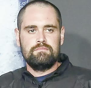 ¡COMPARECE NICK REINER POR DOS CARGOS DE ASESINATO!