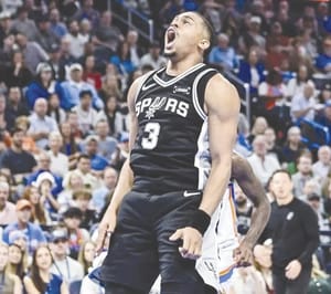 ¡LE TOMAN LA MEDIDA LOS SPURS AL CAMPEÓN THUNDER!
