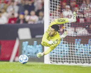 ¡CAMILO VARGAS DA TRIUNFO A ATLAS SOBRE CHIVAS EN AMISTOSO!