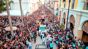 ¡DESFILAN LOS REYES! - Y PARTEN MEGA-ROSCA EN EL ZÓCALO