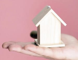 ¿RENTAR MÁS DE 10 AÑOS DA DERECHO A QUEDARSE CON UNA CASA?