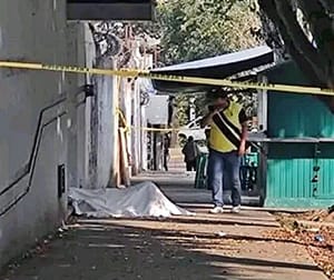 ¡ENCUENTRAN UN MUERTITO CERCA DE LA ESCUELA DE MEDICINA DE LA UV!