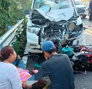 ¡MÁS TRAGEDIAS! - *Madre arrolla a su hija y al novio, cuando la buscaba, en Gutiérrez Zamora