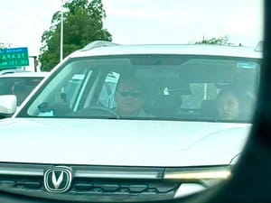 ¡LO CACHAN CON SU BAILARINA! - *Le arman el show al “Pulpo y su teclados”