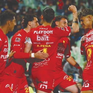 ¡NECAXA TOMA LA CIMA EN LA JORNADA UNO!