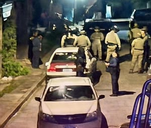 ¡BALEAN A TAXISTA! - DOS HOMBRES LE DISPARARON DESDE UNA MOTOCICLETA EN EL CENTRO DE PAPANTLA