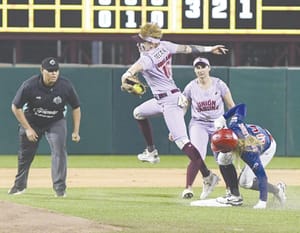 ¡GANAN Y APALEAN! - EN EL SOFTBOL