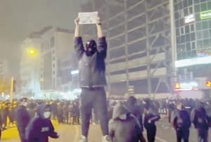 ¡DENUNCIAN IRANÍES VIOLENCIA POLICIAL EN PROTESTAS!