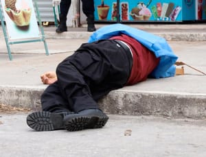 ¡GUARDIA DE SEGURIDAD FALLECIÓ ANTES DE LLEGAR CON EL DOCTOR!