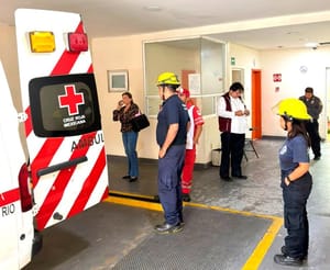 ¡NIÑO HERIDO AL CAERLE ENCIMA UN VENTILADOR EN EL COLEGIO!