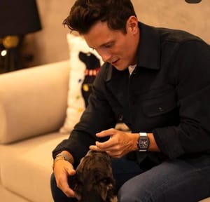 ¡RELOJ-GATE DE MEMO JR.! - *Activista lo juzga como funcionario público y la austeridad republicana