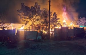 ¡SE QUEMARON 4 CASAS EN LA COLONIA EL FÉNIX!
