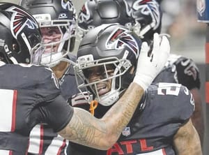¡GANA ATLANTA Y SE METE PANTHERS A PLAYOFFS!