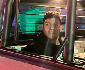 ¡VECINOS CAPTURAN A PAREJA DE ROBA-MOTOS EN PUENTE MORENO!