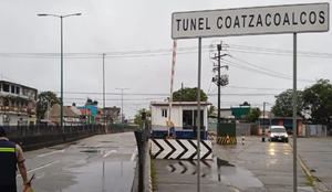 ¡LOCALIZAN A HOMBRE TORTURADO Y AMARRADO A UN TRONCO EN EL TÚNEL EN COATZACOALCOS!