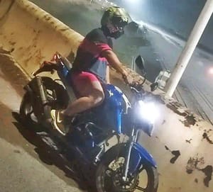 ¡ROBAN LA MOTO A TRABAJADOR CUANDO CENABA TLACOYOS!