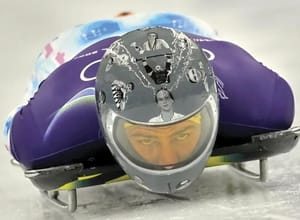 ¡IMPIDE COI A UCRANIANO USAR CASCO EN HONOR A ATLETAS CAÍDOS!