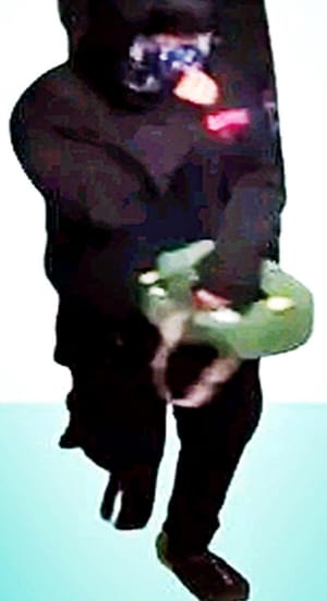 ¡ATRACA EN OXXOS Y MANOSEA A MUJERES!