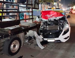¡TAXI DESTROZADO EN LOMAS 4!