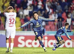¡TOMAN VUELO! - *América vence 2-1 al Olimpia en Honduras