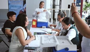 ¡LE ECHARÁN MONTÓN! - TENIA QUE SER