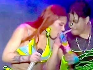 ¡YERI MUA QUEMA MOTA! - LO QUE FALTABA