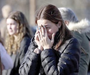 ¡TRES MUERTOS DEJA TIROTEO EN UN JUEGO DE HOCKEY EN RHODE ISLAND!