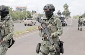 ¡ARDE SINALOA, PESE A MILITARES!