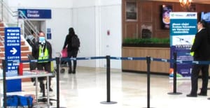 ¡RETIRAN A PARAMÉDICOS DEL AEROPUERTO DE VERACRUZ!