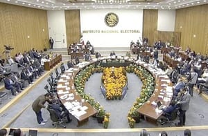 ¡SALDRÍAN 12 MIL TRABAJADORES DEL INE!