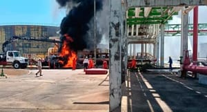 ¡EMERGENCIA EN PEMEX! - SE PRENDE DUCTO EN PAJARITOS