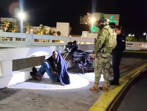 ¡EXTRANJERO DERRAPÓ EN SU MOTOCICLETA!