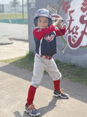 ¡CARLOS PRIETO QUIERE SER BEISBOLISTA!