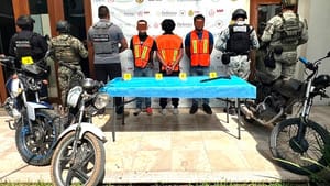 ¡TRES DETENIDOS EN CATEO EN CÓRDOBA! - TENIAN TRES MOTOCICLETAS, UN AUTOMÓVIL, DINERO EN EFECTIVO Y DROGAS
