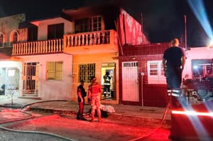 ¡SE INCENDIA CASA CUANDO LA FAMILIA DORMÍA!