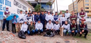 ¡SÓLO FUE A POSAR! - *Titular de la PMA es cuestionado por salir a limpiar playas a un mes del derrame