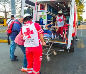 ¡SALE A COMPRAR FLORES AMARILLAS Y ACABA FRACTURADO DE LA PIERNA!